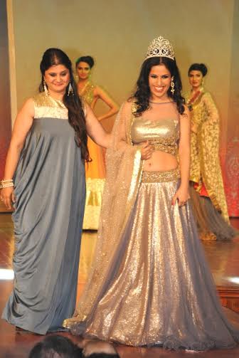 Priyanka Khurana Goyal sizzles ramp for Shraddha Vora's latest creation 