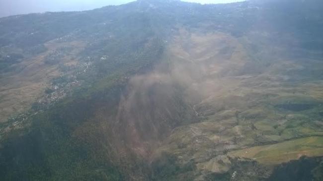 IAF continues to provide relief to stranded persons in quake hit Nepal