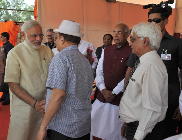 Narendra Modi travelling by the Delhi Metro