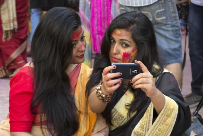 Kolkata: RBU celebrates Basanta Utsav 