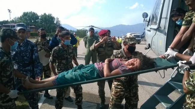 IAF continues to provide relief to stranded persons in quake hit Nepal