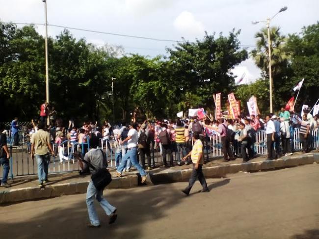 Kolkata: Left's youth and students wings hold protest march