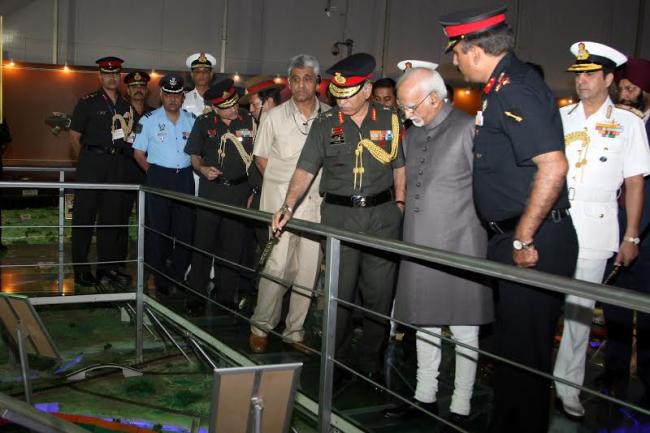 Hamid Ansari visits  Golden Jubilee Exhibition at India Gate Lawns