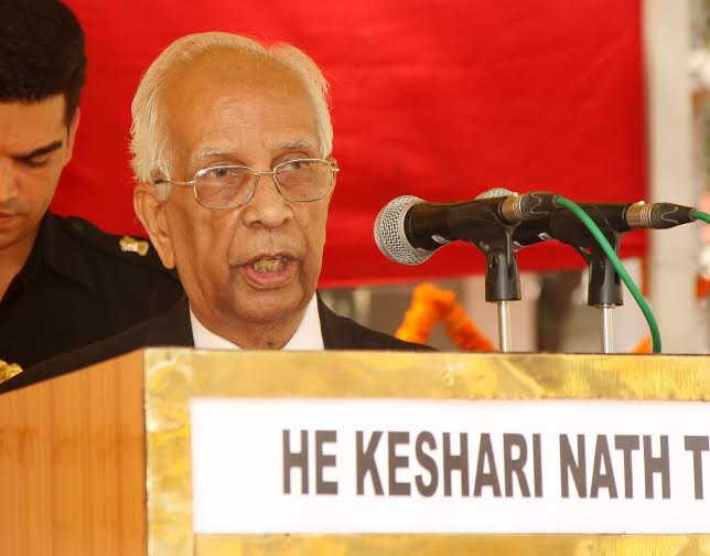 WB Guv received by Lt Gen Raman Dhawan