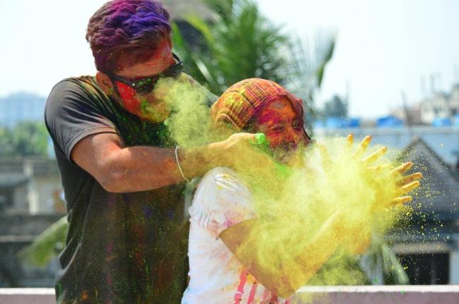 India celebrates Holi