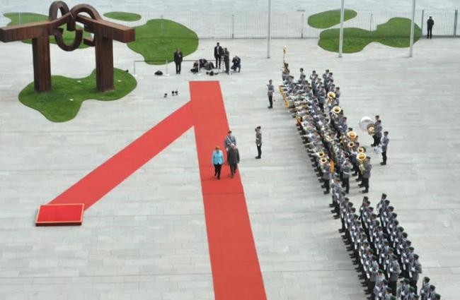 I believe Lion and Eagle will have a strong partnership: Modi