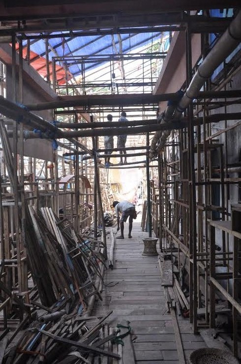 Bhowanipur 75 Palli Sarbojanin Durgotsav gears up for the festive season with  'Juta Abishkar' theme