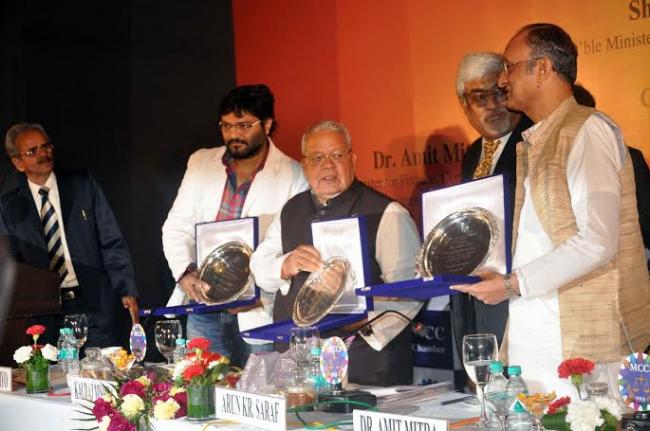 Kalraj Mishra lighting the inaugural lamp