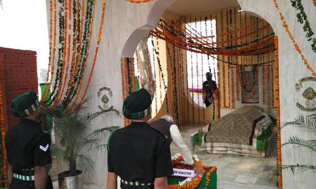 Narendra Modi with the soldiers at the Dograi War Memorial