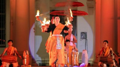 Shashi Tharoor attends Apeejay Kolkata Literary Festival