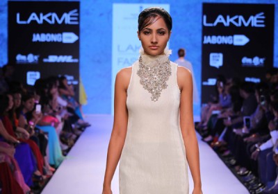 Kiran Uttam Ghosh, Deepika Govind brought beauty of traditional crafts at LFW