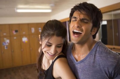 Ranveer and Anushka choreograph "Pehli Baar" on their own