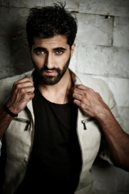Akshay Oberoi starts shoot for his next!