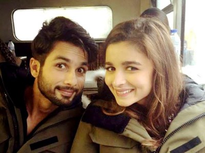Shahid-Alia enact a scene from Romeo and Juliet.
