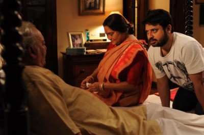 Prosenjit basks in Soumitra-starrer Belaseshe's runaway success
