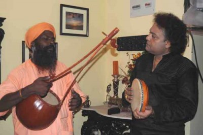 E-mails can't invoke the passion in letter writing, miss that era : Tanmoy Bose