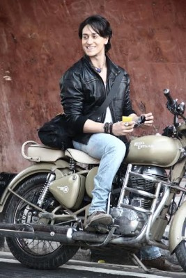 Work refrains Tiger Shroff from meeting mentor Aamir Khan