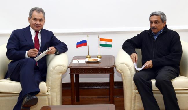 Parrikar invites Russian Defence industry to join in â€˜Make In Indiaâ€™ plan