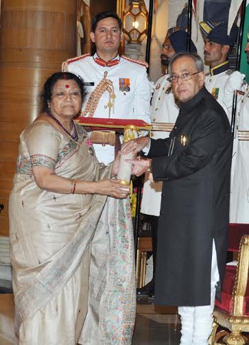 President confers Bharat Ratna, Padma Awards 