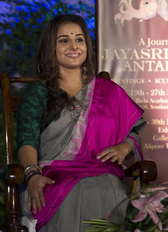Vidya Balan unveils Jayasri Burman's book 'Antaryatra'