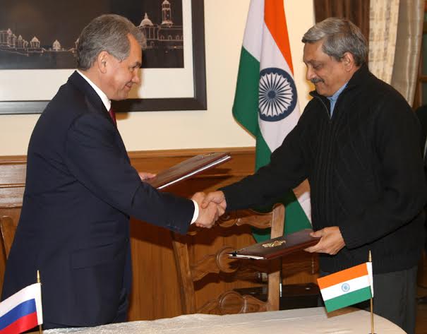 Parrikar invites Russian Defence industry to join in â€˜Make In Indiaâ€™ plan