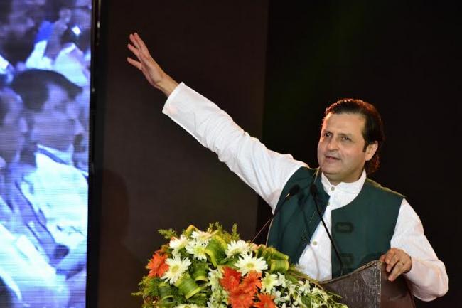 Mamata Banerjee opens Jashn-E-Iqbal, honours Iqbal 