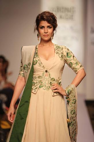 LFW: Shilpa Reddy and Ridhi Mehra presented amazing style directions  at Jabong stage