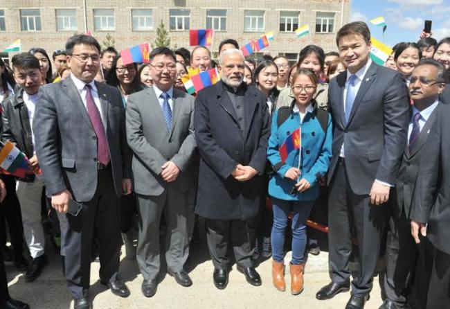 Modi's gift to the President of Mongolia