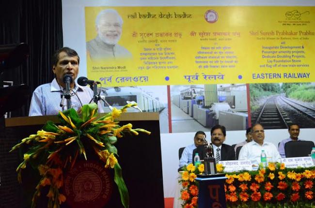 Suresh Prabhakar Prabhu visits Kolkata