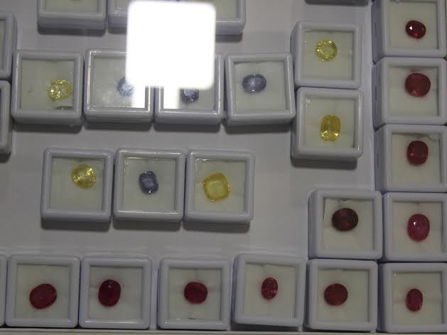 Tollywood actress Mimi Chakraborty inaugurates Ratnajeevan Gems and Jewellery in Kolkata