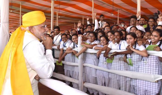 Narendra Modi at Shri Guru Ravidas Janmsthan Mandir