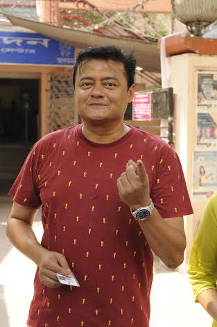 Bengal Assembly Polls: Celebrities exercise their constitutional rights