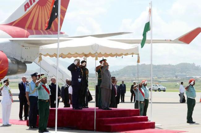 Pranab Mukherjee being received by the Deputy Prime Minister of Papua New Guinea, Mr. Leo Dion