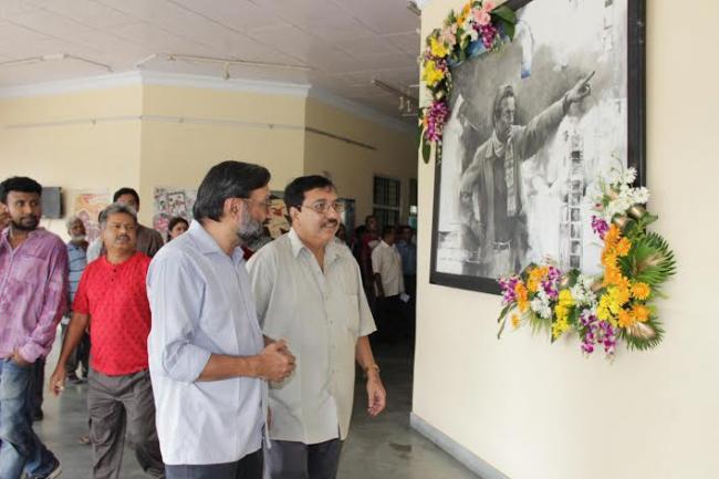 Addl. Director General, PIB, Kolkata and Director (In charge), SRFTI inaugurating an exhibition to mark  the 96th Birth Anniversary