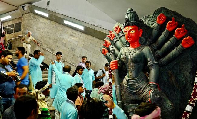 Kolkata: Durga idol of Ahiritola Sarbojanin to be kept at Esplanade Metro Station