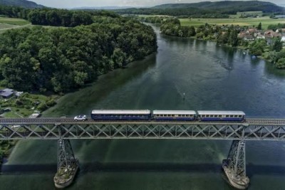 Semi-autonomous tech helps Land Rover discovery sport pill 100- tonne train   