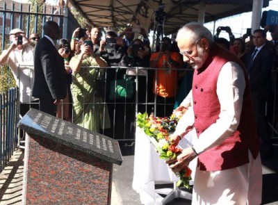 Narendra Modi visits Pietermaritzburg Railway Station, remembers Mahatma Gandhi