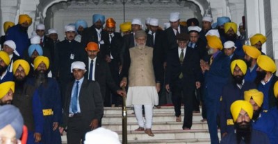 Modi, Ashraf Ghani visit Golden Temple 