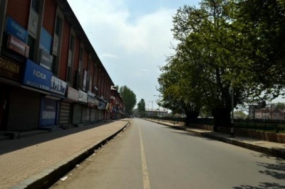 Curfew in Kashmir enters 42nd day, normal life remains paralysed