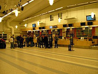 Stockholm Skavsta Airport evacuated after traces of explosive powder found in luggage