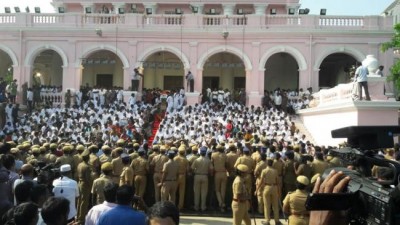Jayalalithaa's funeral to take place at Marina Beach