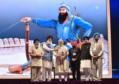 Narendra Modi remembers  Baba Banda Singh Bahadur