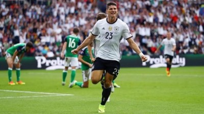 Gomez guarantees top spot for Germany