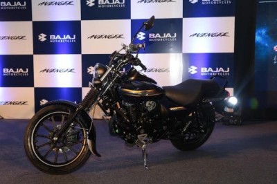 Bajaj Auto aims to sell 3,00,000 three wheelers in FY17