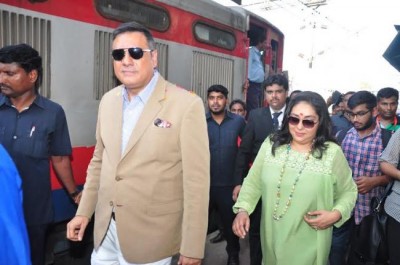 Boman Irani, Meghna Gulzar receive Indiaâ€™s 1st ever family food train