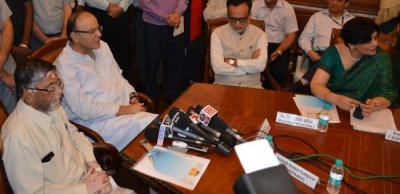 Arun Jaitley launches SMS Alert Service initiative by CBDT