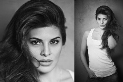 Jacqueline Fernandez is multitasking