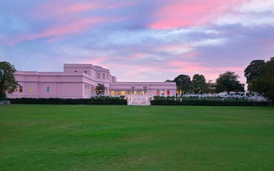 Jaipur royals take to the streets to protest against palace acquisition  