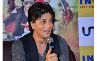 Celebrities join the nation in welcoming Jio service