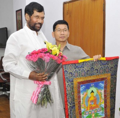 Arunachal CM meets Jitendra Singh, Kiren Rijiju 